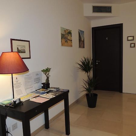 Domus Taranto Unica Sede Hotel Ngoại thất bức ảnh